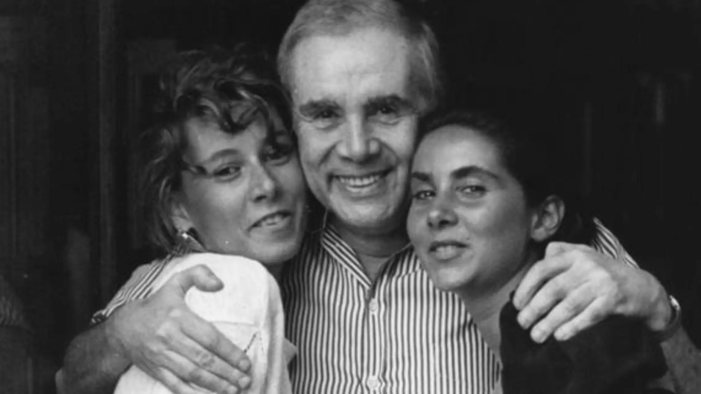 <p>Enzo Tortora, vittima di un clamoroso errore giudiziario.Simbolo eterno di una societ&agrave; che distrugge prima di accertare</p>\\n