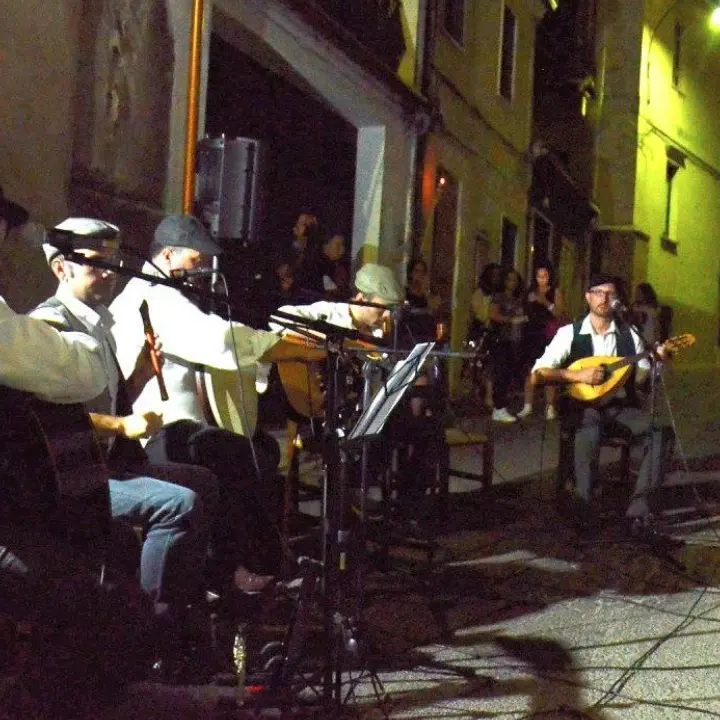 Il Palio delle Serenate a Bisignano, lo storico appuntamento con la musica di un tempo sotto ai balconi di antichi palazzi