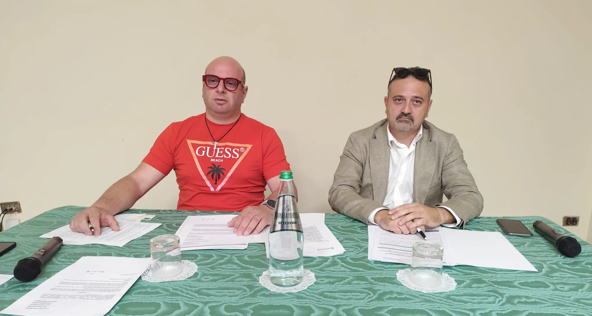 «A Reggio scuole ed\u00A0edifici comunali senza contatore dell’acqua», la denuncia di Veronese che parla di «truffa da 30 milioni»