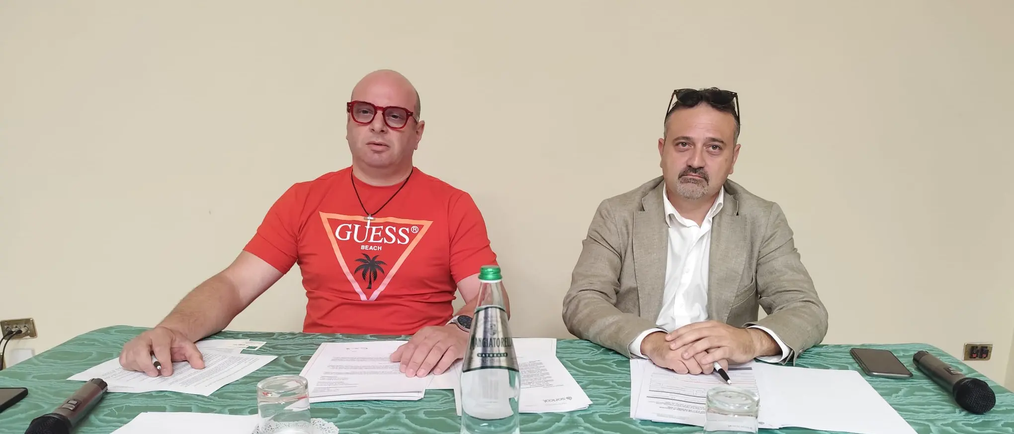 «A Reggio scuole ed\u00A0edifici comunali senza contatore dell’acqua», la denuncia di Veronese che parla di «truffa da 30 milioni»