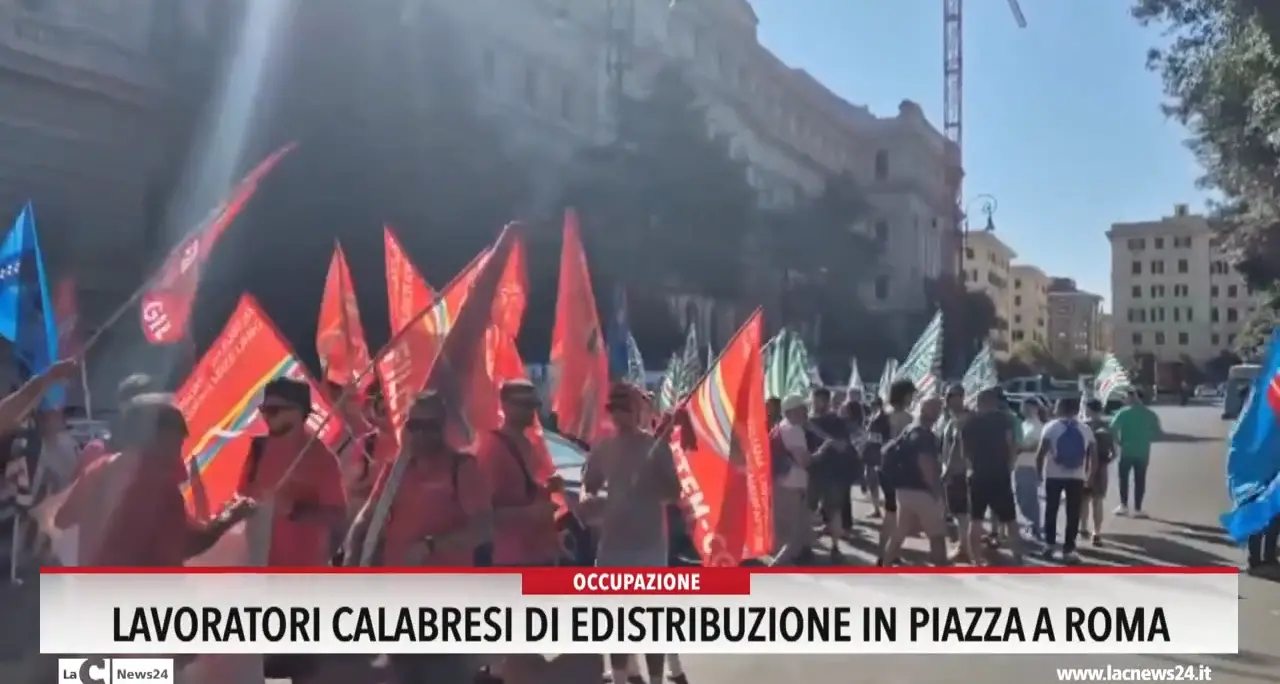 Lavoratori calabresi di E-Distribuzione in piazza a Roma
