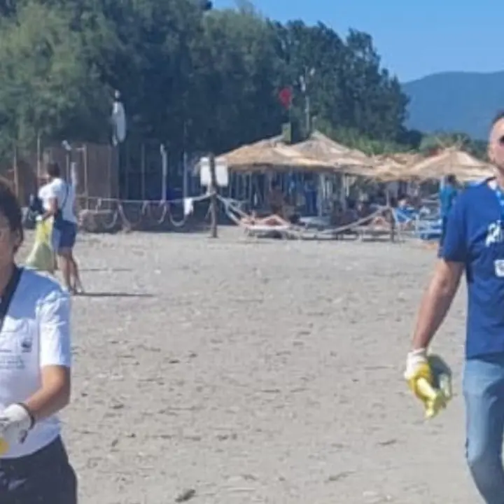Spiagge «stuprate» dalle ruspe, Campana (AVS): «Uno spettacolo indegno, la Regione si sforzi a diffondere la cultura dell’ambiente»\n