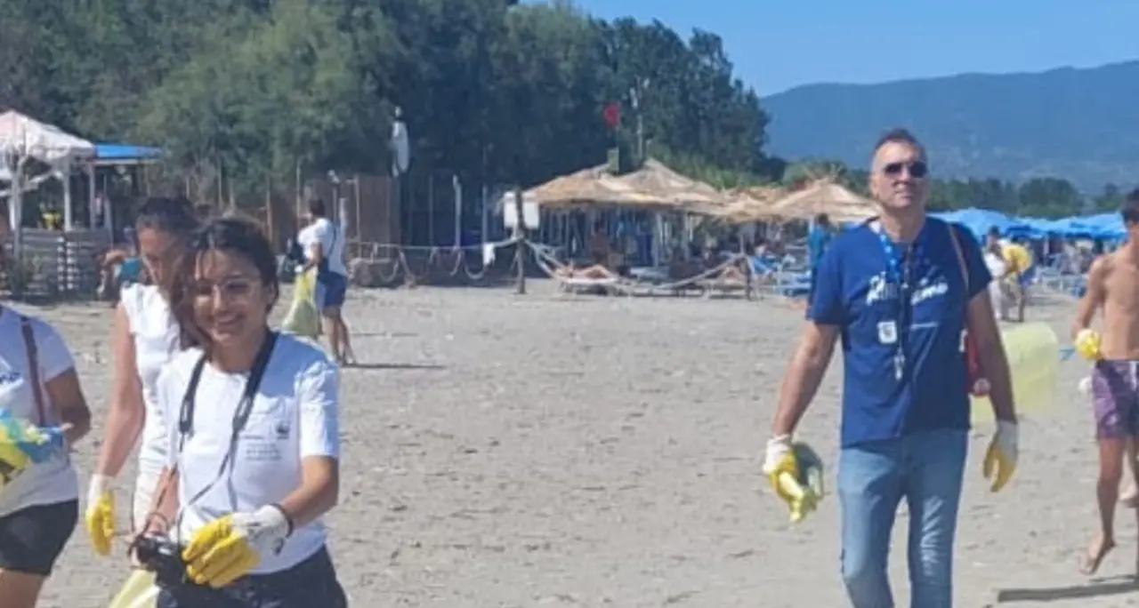 Spiagge «stuprate» dalle ruspe, Campana (AVS): «Uno spettacolo indegno, la Regione si sforzi a diffondere la cultura dell’ambiente»\n