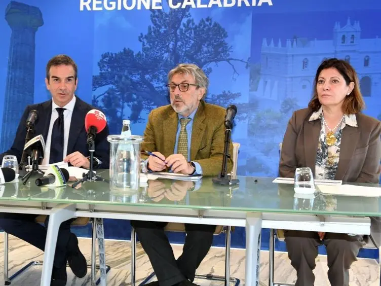 Nuovi ospedali di Catanzaro, Cosenza e Crotone, la Regione chiede un miliardo in più all’Inail: ecco il piano