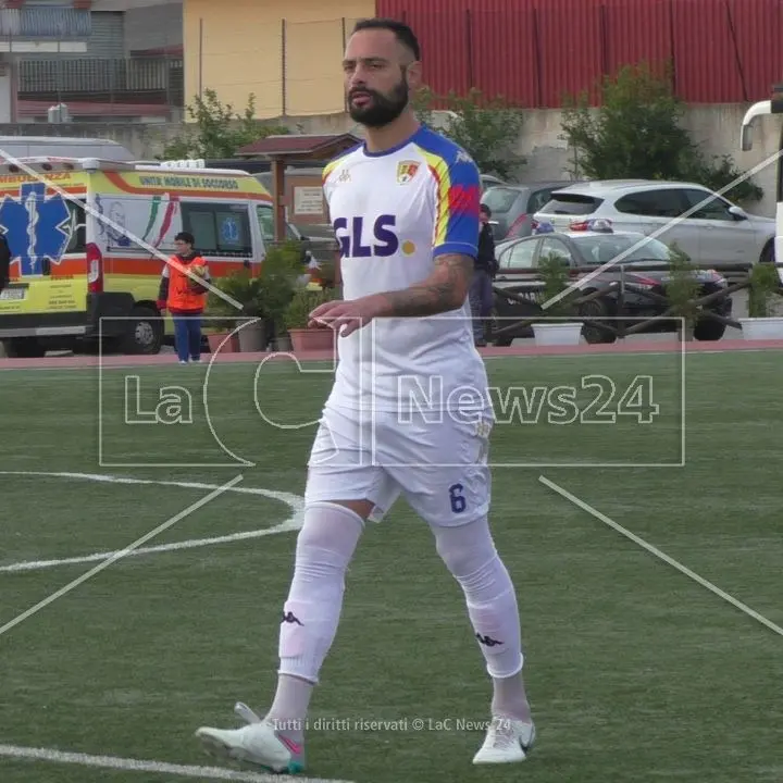 Serie D, il Sambiase blinda il suo reparto difensivo: ufficiale il rinnovo del leader Gerardo Strumbo\n