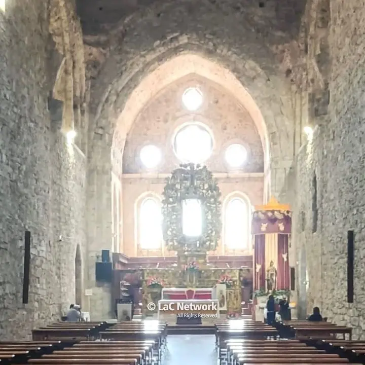 Una cascata di luce e spiritualità: il mistero del solstizio d’estate nell’Abbazia florense di Gioacchino\n