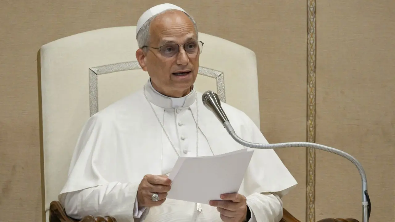 «I poveri gridano invano, troppa ricchezza in poche mani»: l’appello di papa Leone XIV ai leader mondiali\n