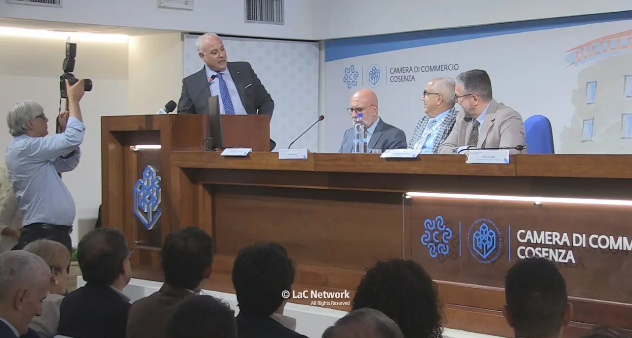 Convention delle Camere di Commercio Italiane all’estero: Cosenza al centro del sistema economico mondiale\n