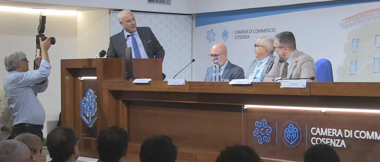 Convention delle Camere di Commercio Italiane all’estero: Cosenza al centro del sistema economico mondiale\n