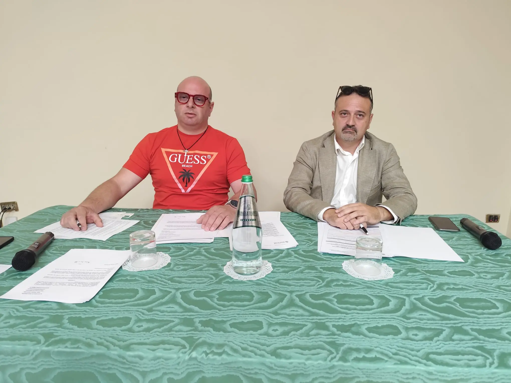 «A Reggio il Comune non paga l’acqua»: la Uil Scuola sospende il dirigente sindacale autore della denuncia\n