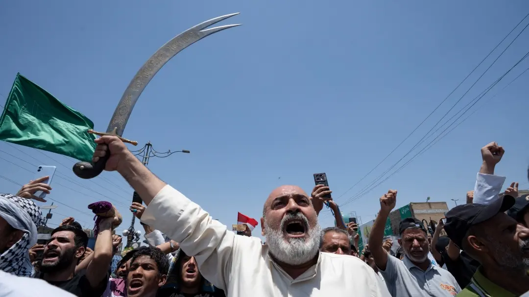 La rabbia dell’Iran dopo l’attacco ai siti nucleari: «Gli Usa hanno iniziato una guerra pericolosa, terribili conseguenze»\n