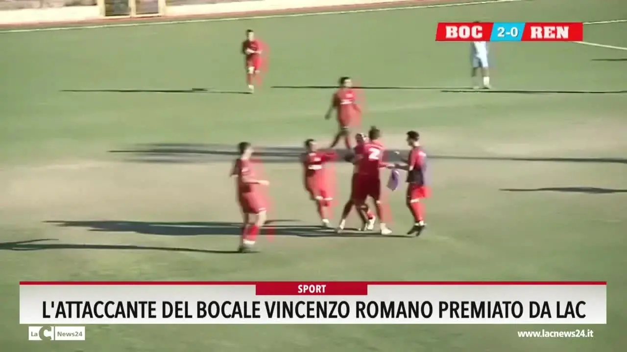 L'attaccante del Bocale Vincenzo Romano premiato da LaC