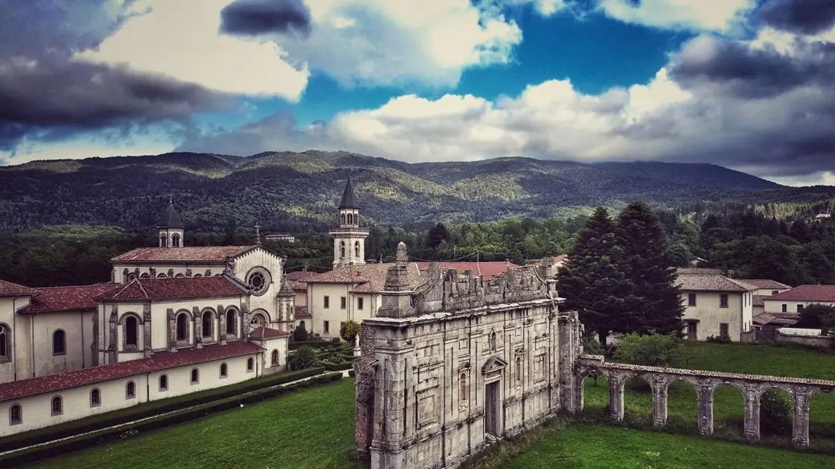 <p>La Certosa di Serra San Bruno</p>\\n