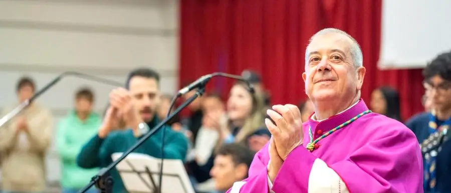 «Fermare la tragedia della guerra\u00A0prima che\u00A0diventi una voragine irreparabile»: l’appello dell’arcivescovo di Cosenza per la pace\n