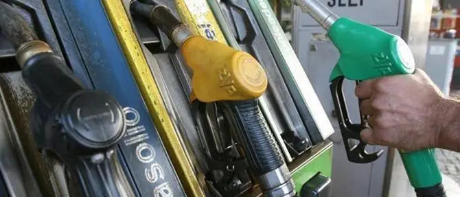 Caro benzina, Calabria sul podio: in una settimana il pieno è aumentato di oltre 2 euro\n