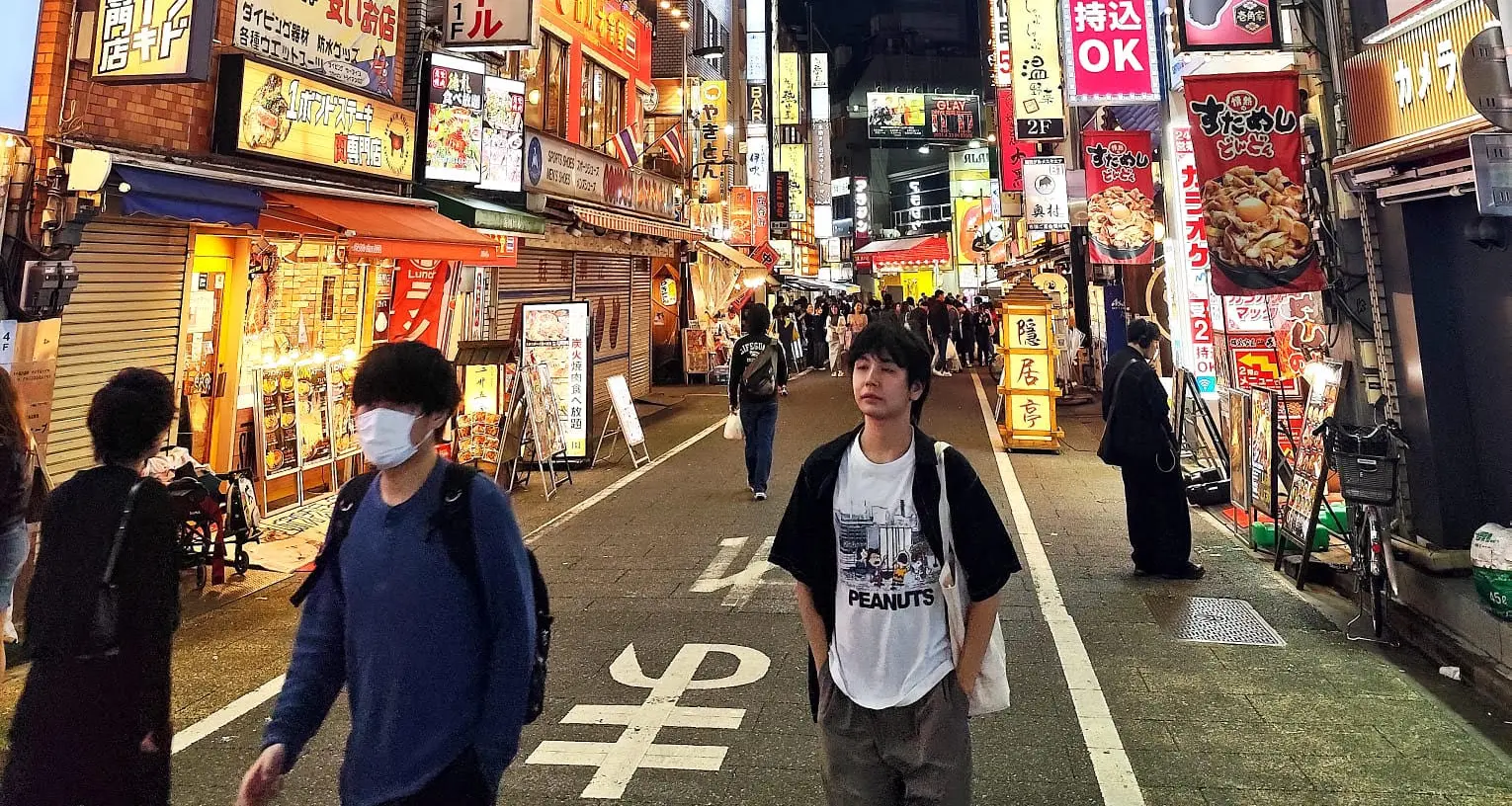 Dalle strade di Tokyo al silenzio di Miyajima: viaggio in Giappone tra contrasti, contemplazione e identità\n