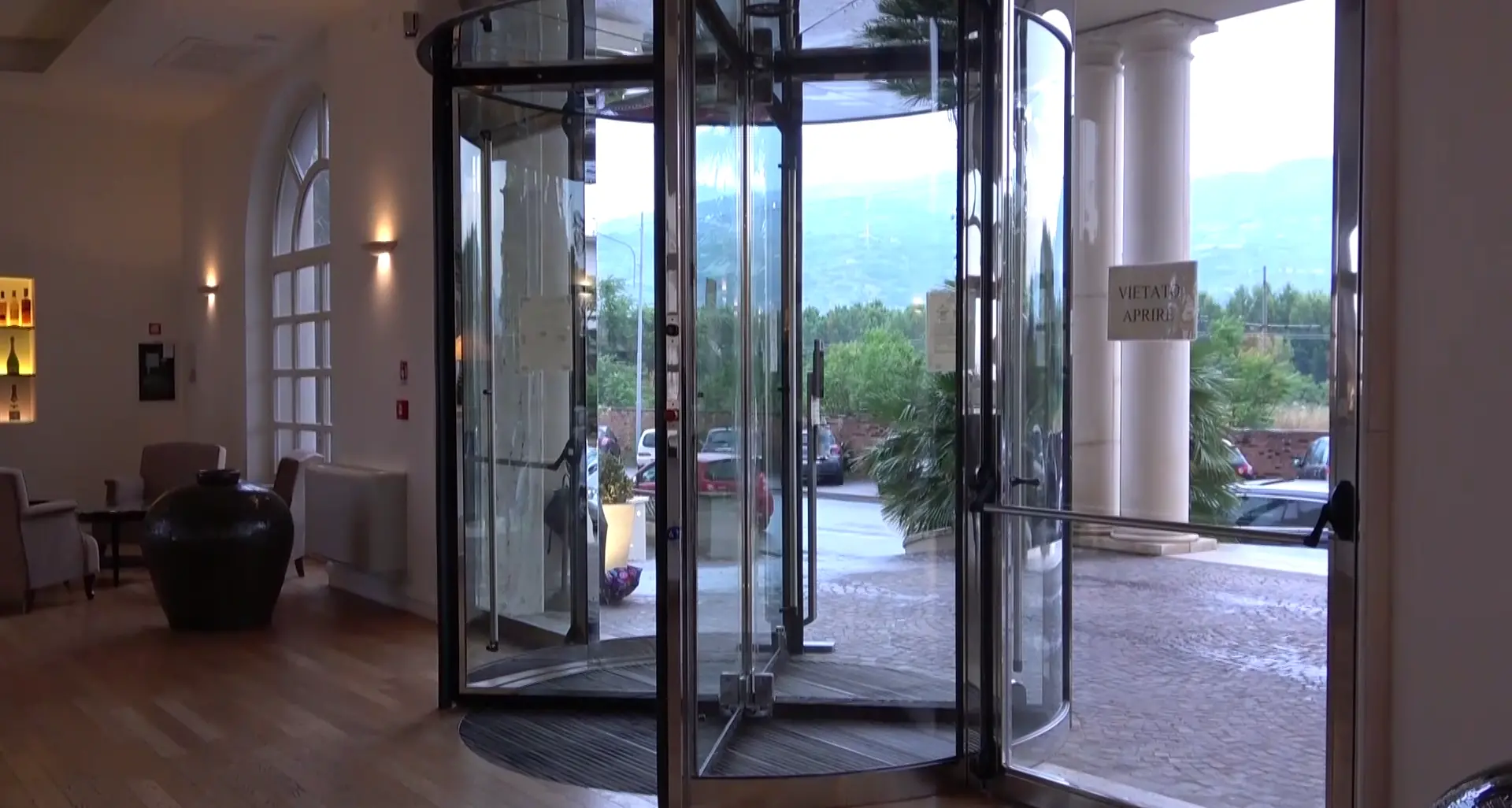 Class action contro Booking, Perino (Federalberghi): «Per 600 alberghi calabresi possibile un risarcimento milionario»