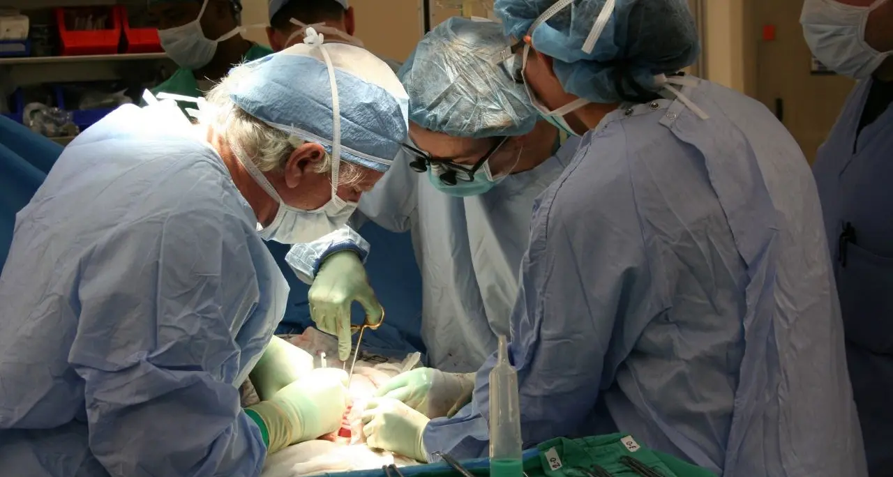 Muore e con un trapianto multiorgano regala futuro a quattro persone: miracolo di generosità a Reggio Calabria\n
