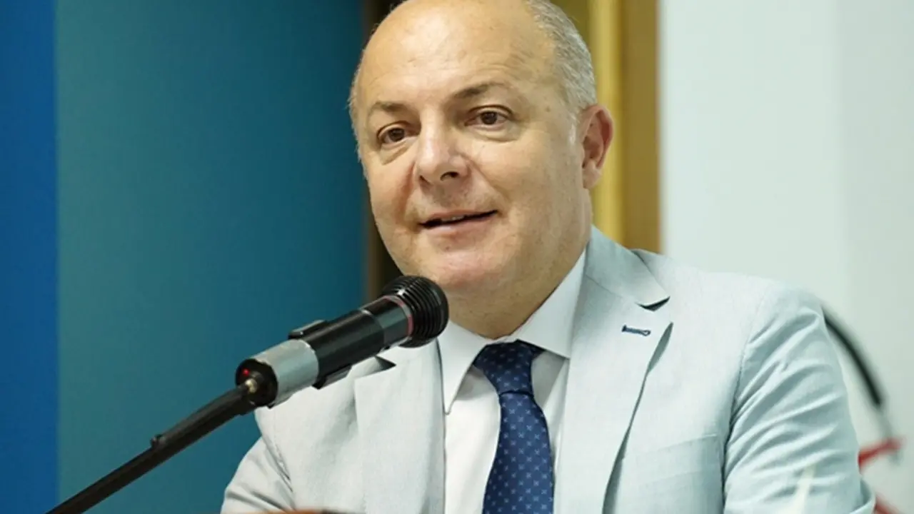 <p>Domenico Lione</p>\\n