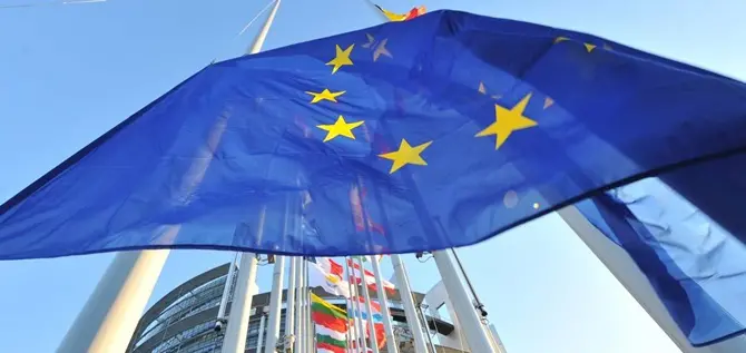 Fondi del Pnrr per il riarmo europeo,\u00A0la proroga di 18 mesi divide l’Ue: «Sbagliato spostare i soldi dal sociale alle bombe»\n