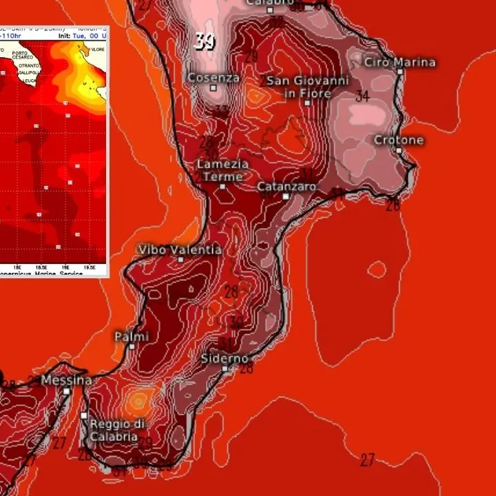 Calabria nella morsa del caldo africano: notti tropicali, mari bollenti e temperature fino a 40 gradi\n