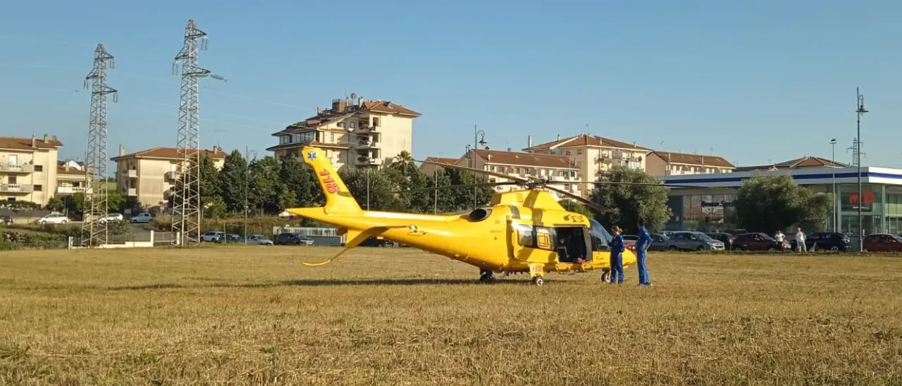 Nessuna ambulanza disponibile a Vibo, per un malore interviene l’elisoccorso da Lamezia ma all’arrivo non c’è più nulla da fare
