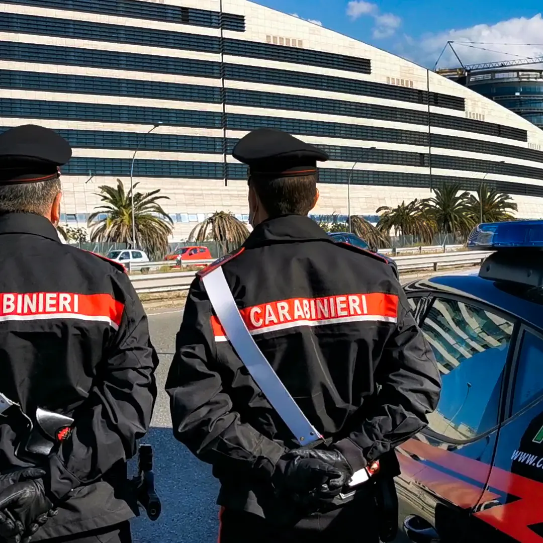 Reggio, evade dai domiciliari e sfonda la porta dei vicini: arrestato dai carabinieri\n