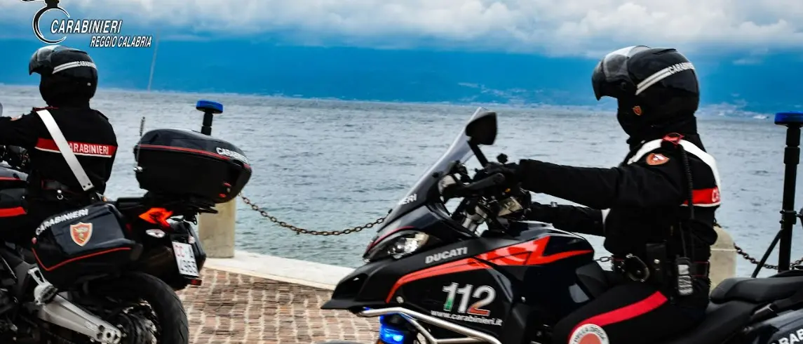 Personale in nero e irregolarità: a Reggio 4 denunce e attività sospesa per un noto lido balneare\n