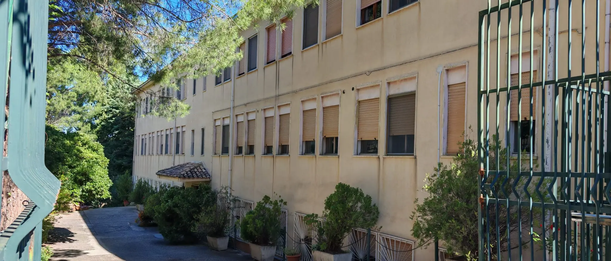 Rossano, dopo quattrocento anni chiude il Monastero delle Clarisse. Mons. Aloise: «Per secoli\u00A0hanno rappresentato un faro di fede,\u00A0accoglienza e carità»\n