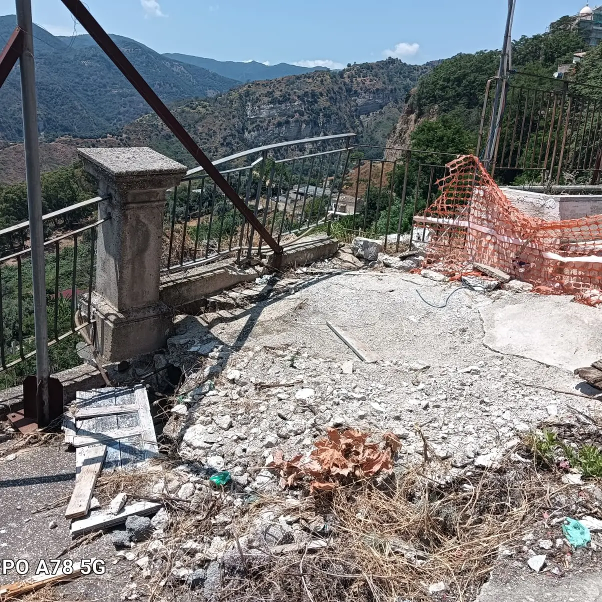 Inghiottito da una frana 10 anni fa, così a Caulonia il quartiere Maietta rischia di sparire\u00A0\n