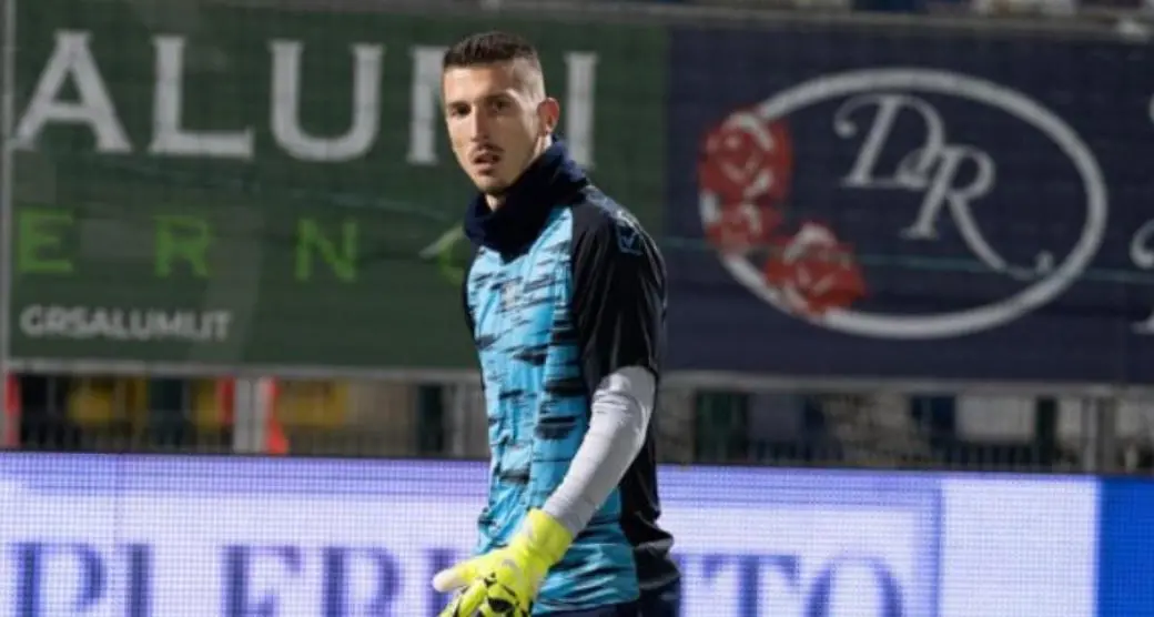 Calciomercato, il Crotone ha un nuovo portiere: dal Picerno ecco Merelli\n
