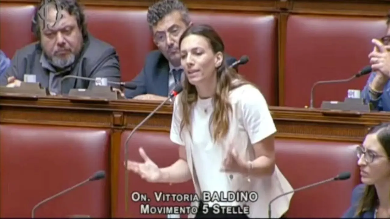 Sanità, gli strali di Vittoria Baldino contro il governo: «Permettete ai privati gestiti da amici dei politici di fare affari»\n