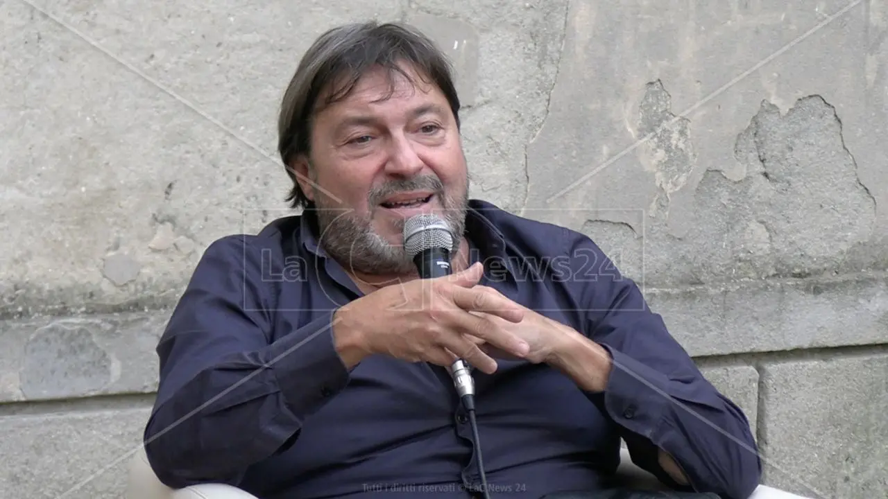Sigfrido Ranucci contro la Rai: «Punito per aver difeso la libertà d’informazione». Ma Viale Mazzini smentisce\n