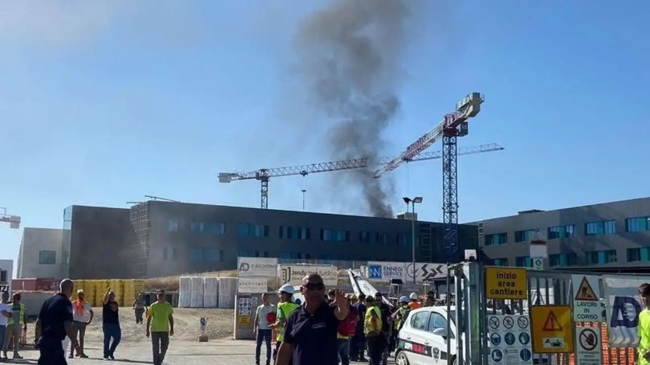 Nuovo incendio nel cantiere dell’ospedale della Sibaritide: si rafforza l’ipotesi dolosa\n