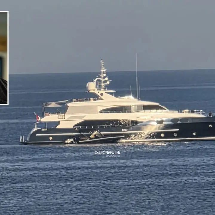 Le star di Hollywood scelgono la Calabria, il super yacht di The Rock avvistato\u00A0a Le Castella