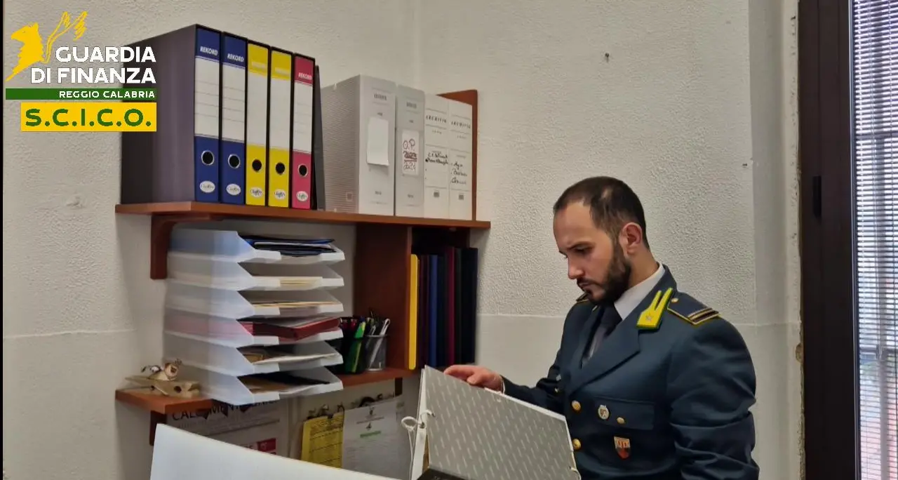 Reggio Calabria, la Gdf sequestra beni per oltre 140 milioni di euro in Italia e all’estero a cinque\u00A0imprenditori\n