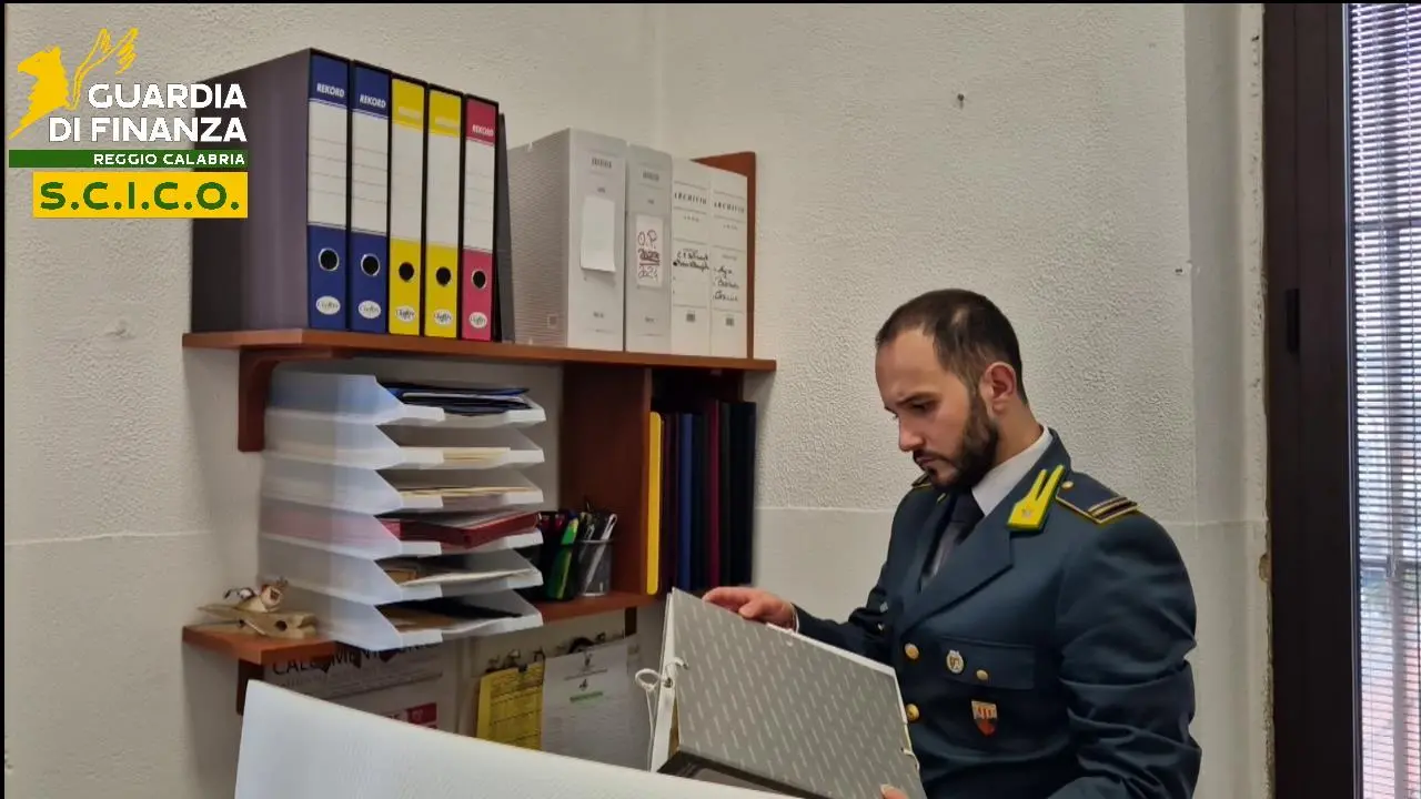 Reggio Calabria, la Gdf sequestra beni per oltre 140 milioni di euro in Italia e all’estero a cinque\u00A0imprenditori\n