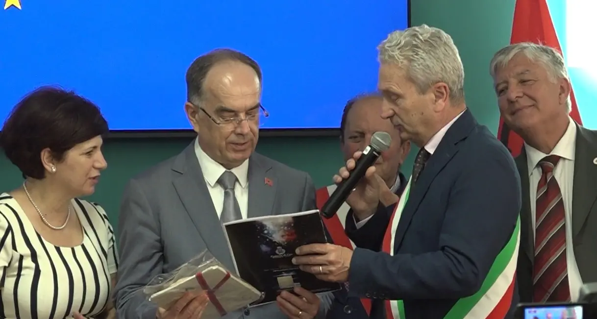 Prosegue il viaggio del presidente dell’Albania in Calabria: Begaj fa tappa a Crotone\n