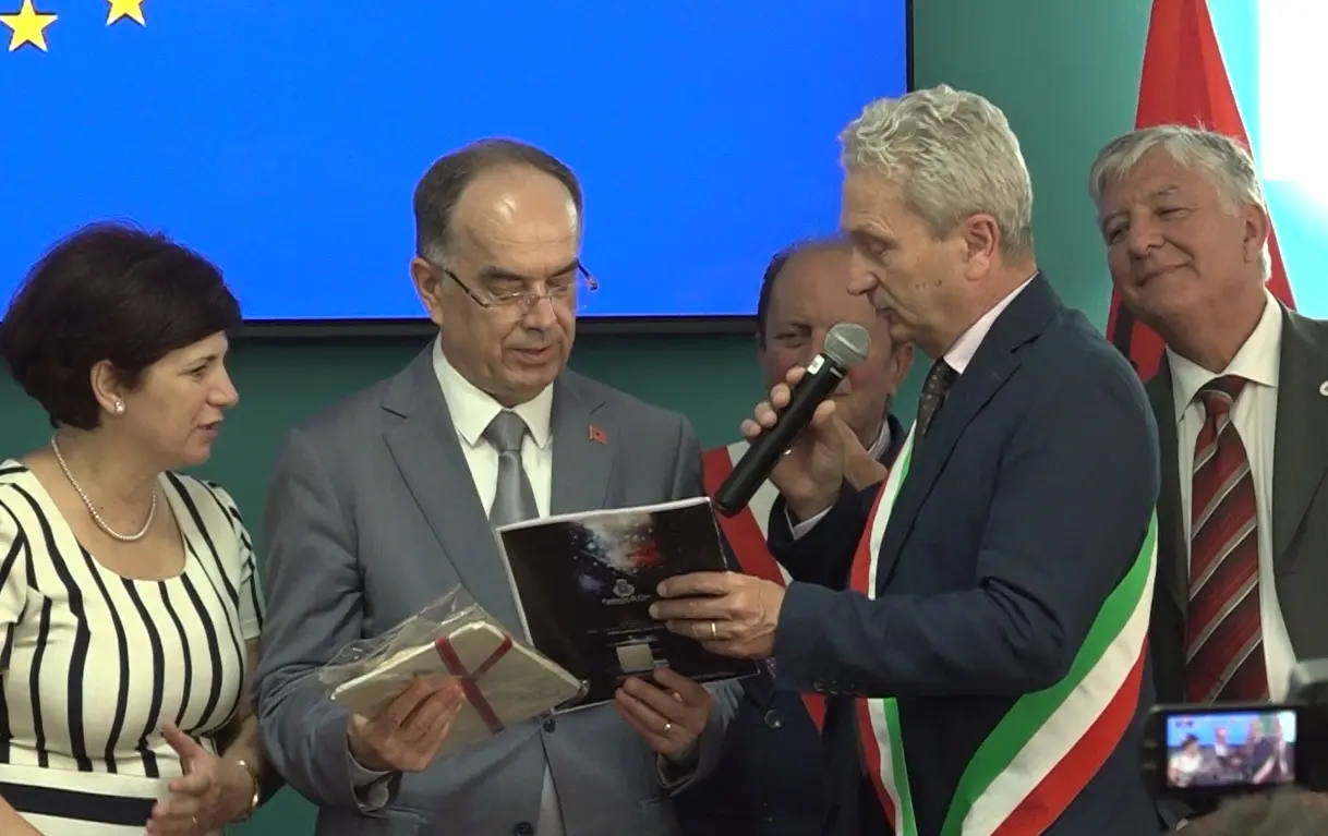 Prosegue il viaggio del presidente dell’Albania in Calabria: Begaj fa tappa a Crotone\n