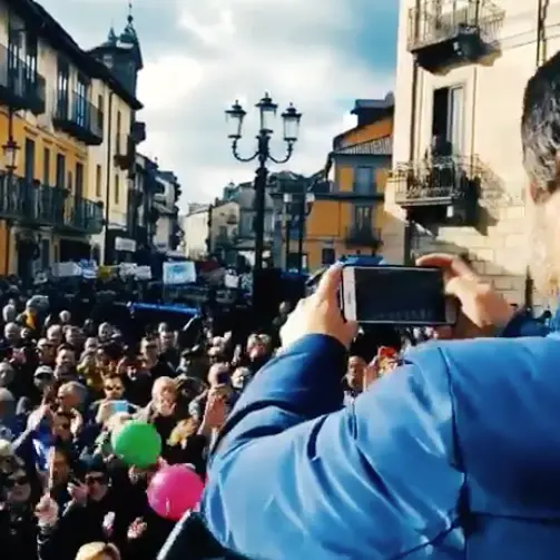 Salvini a Serra San Bruno tra Regionali e le accuse di spaccio a un tunisino