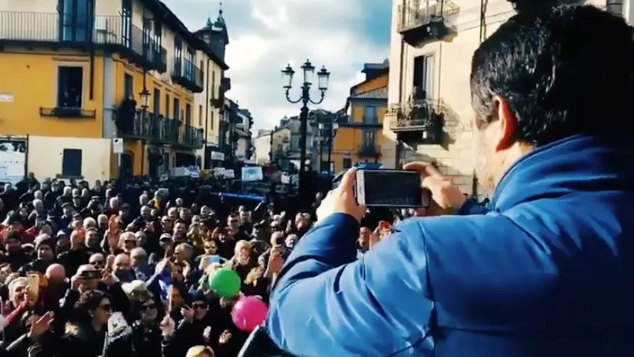 Salvini a Serra San Bruno tra Regionali e le accuse di spaccio a un tunisino