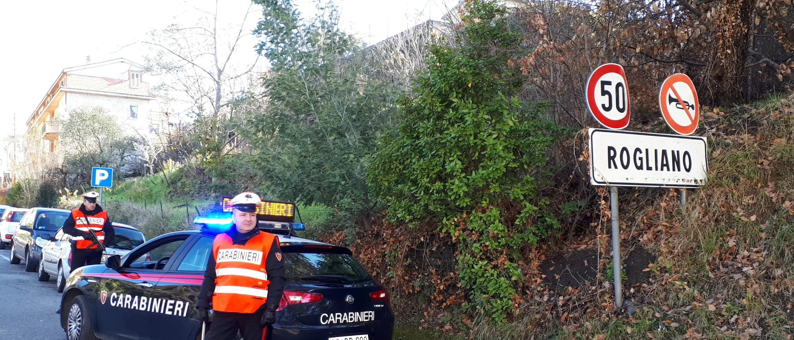 Molesta coppia all'uscita del supermercato, arrestato un 19enne