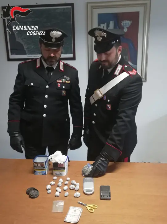 Droga a Cirella, i carabinieri di Scalea arrestano un ragazzo