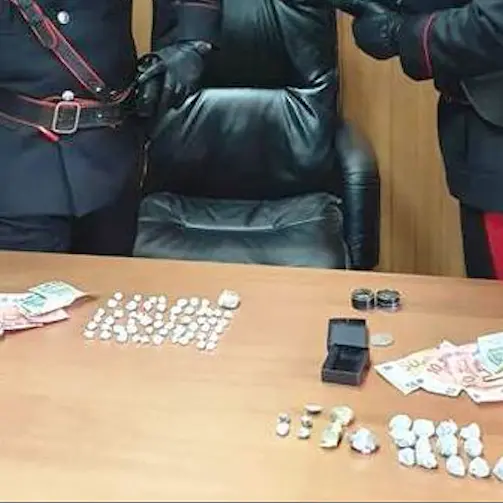 San Giovanni in Fiore, controlli antidroga nelle scuole: denunciato 17enne