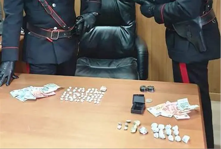 San Giovanni in Fiore, controlli antidroga nelle scuole: denunciato 17enne