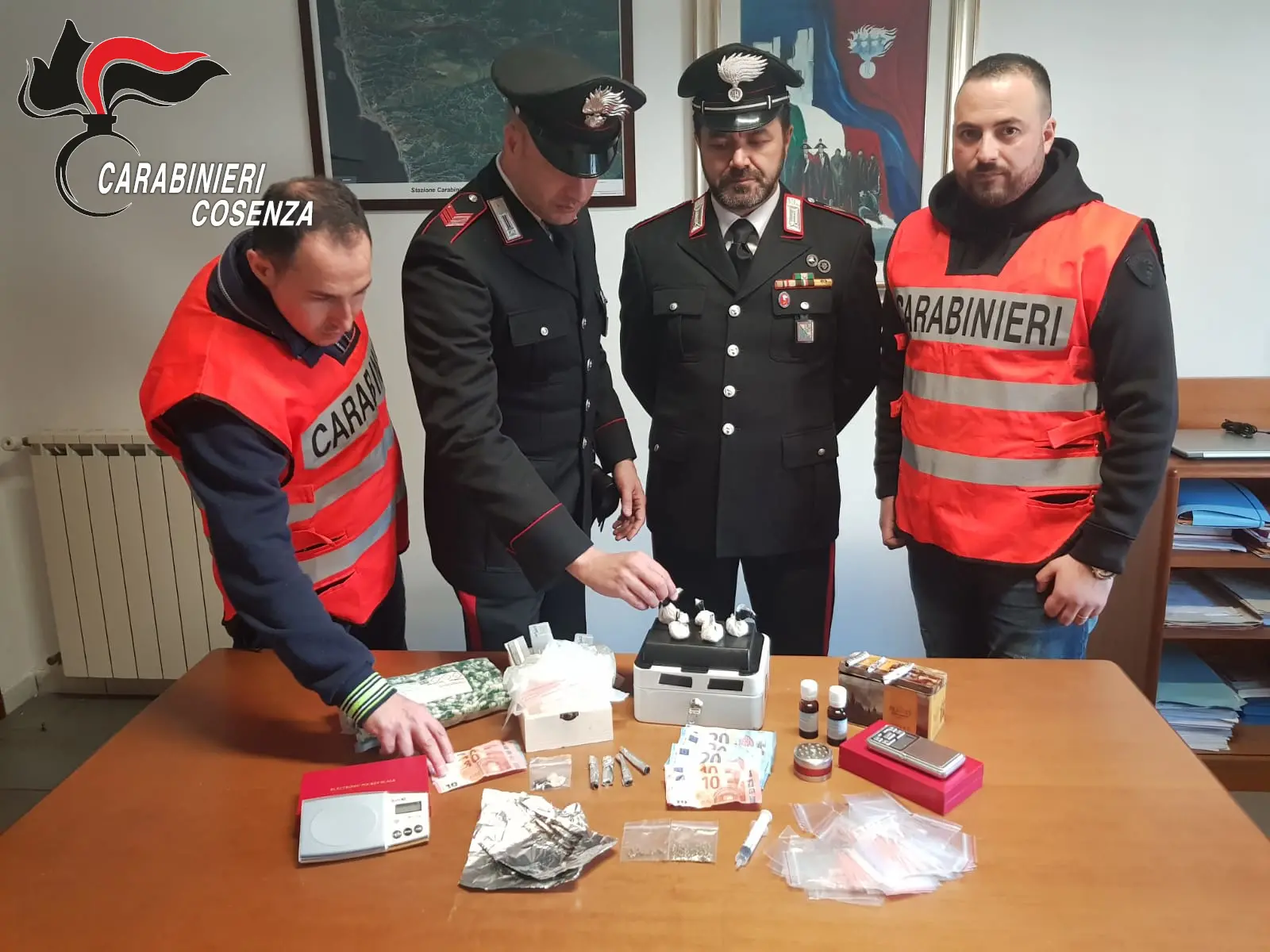 Eroina in casa, carabinieri arrestano incensurato di Diamante