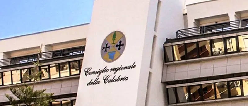 Primo arresto dopo un mese, Rifondazione all'attacco