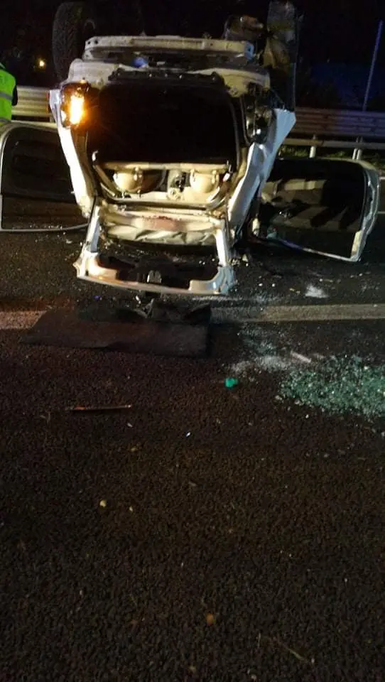 Auto si ribalta sull'Autostrada A2 del Mediterraneo: due feriti