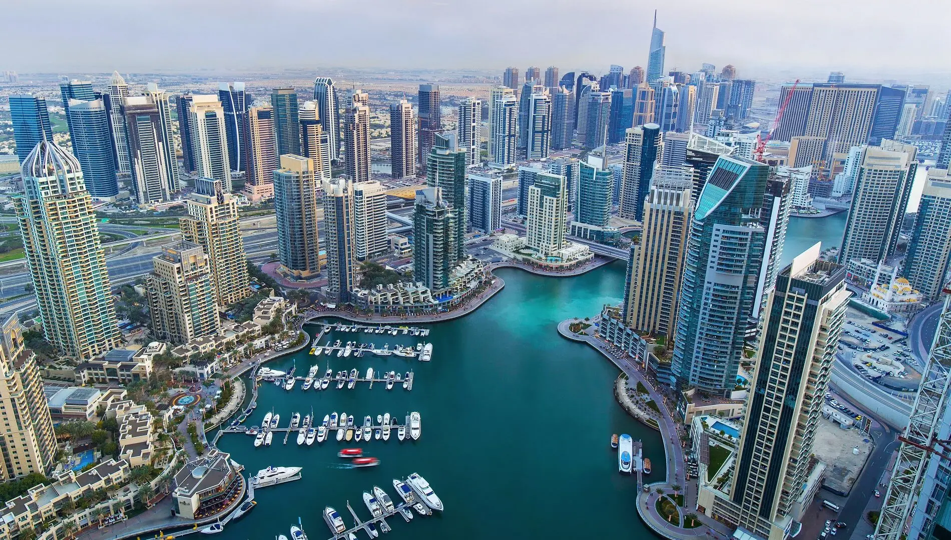 Coronavirus, lombardi e veneti obbligati a scendere dalla nave a Dubai