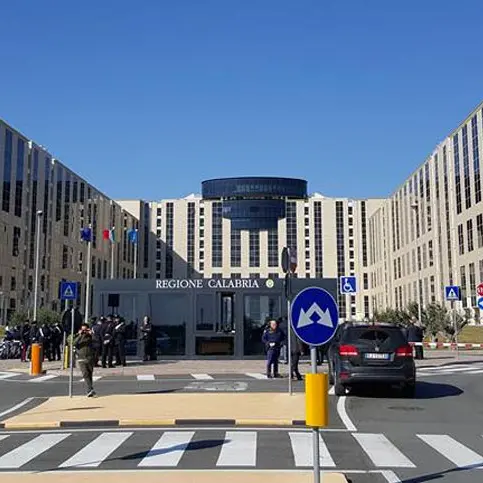 Scuole chiuse, la Regione Calabria precisa: «Gli asili nido rimangono aperti»
